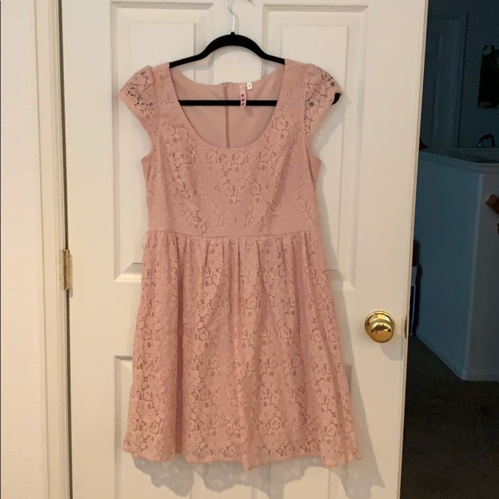 Lace pink dress